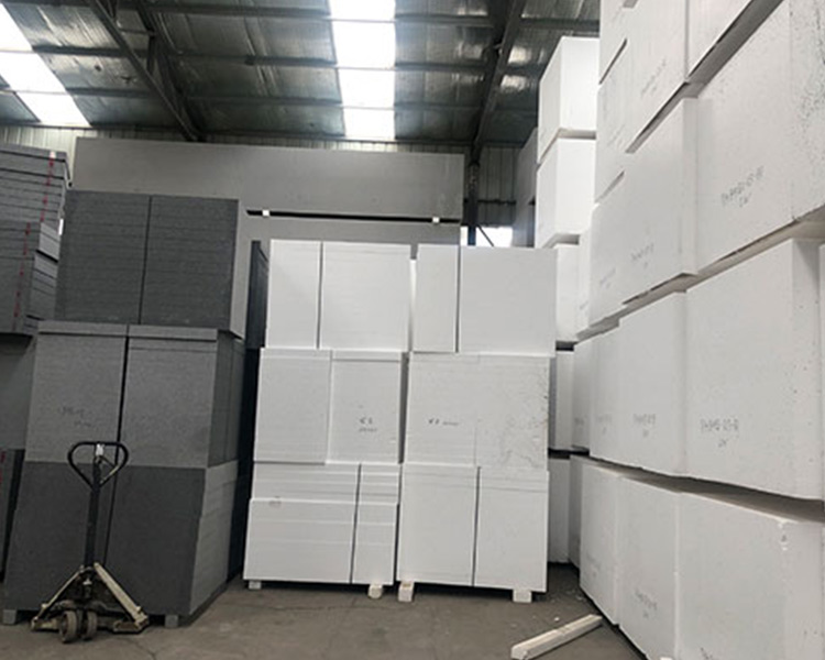 山西興富利偉業(yè)：石墨聚苯板施工中需要注意哪些問題？